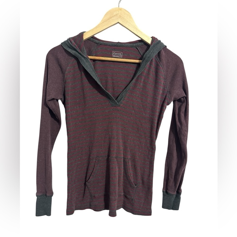 Aspire Maroon Dark Gray Long Sleeve Ribbed Hoodie Y2K V-Neck Size Medium Boho